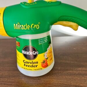 Miracle-Gro Garden Feeder Hose-End Sprayer for Water Soluble Plant Food Green